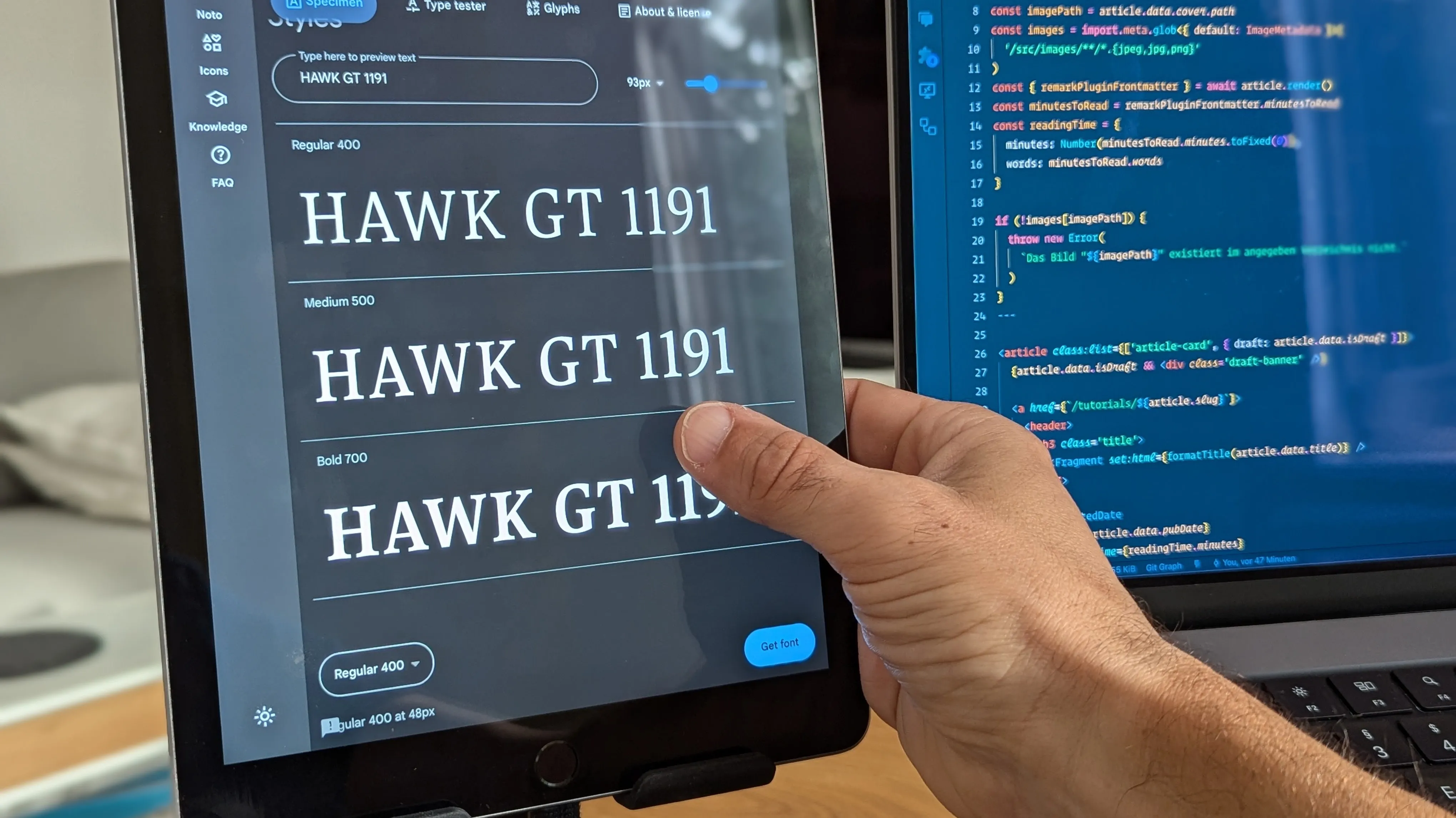Auf einem iPad sind drei Schriftschnitte der Schrift Gupter zu sehen.